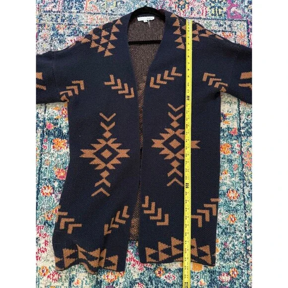BALTIC BORN Hays Oversized Cardigan Knit Sweater Sz Medium Navy & Camel